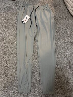 Men's Light Gray Athletic Joggers with Drawstring Waist